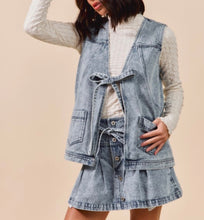 Load image into Gallery viewer, Denim vest
