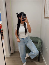 Load image into Gallery viewer, Barrel Jeans
