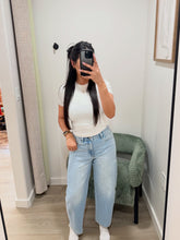 Load image into Gallery viewer, Barrel Jeans
